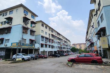 Taman Pinggiran Putra