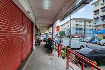 Taman Pinggiran Putra