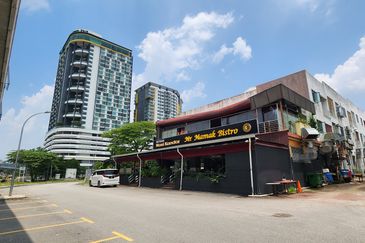 Taman Pinggiran Putra