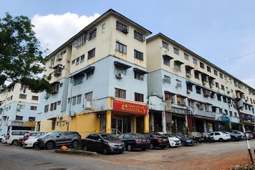 Taman Pinggiran Putra