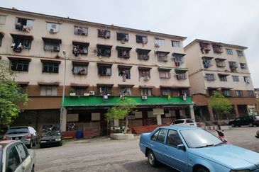 Taman Pinggiran Putra