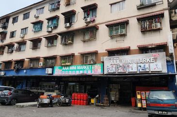 Taman Pinggiran Putra