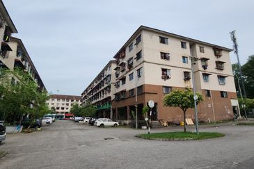 Taman Pinggiran Putra