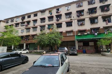 Taman Pinggiran Putra