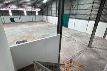 Detached Factory Warehouse, PJS 13, Section 13, Seksyen 13