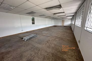 Detached Factory Warehouse, PJS 13, Section 13, Seksyen 13