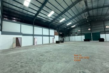 Detached Factory Warehouse, PJS 13, Section 13, Seksyen 13