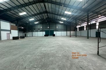 Detached Factory Warehouse, PJS 13, Section 13, Seksyen 13