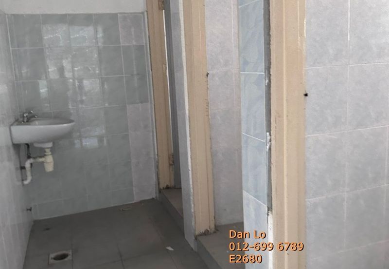 Detached Factory Warehouse, PJS 13, Section 13, Seksyen 13