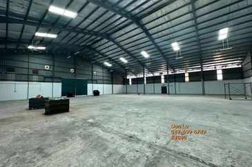 Detached Factory Warehouse, PJS 13, Section 13, Seksyen 13