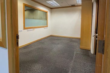 Ampwalk, Jalan Ampang – Well-Maintained Office Unit for Rent