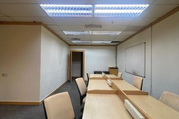 Ampwalk, Jalan Ampang – Well-Maintained Office Unit for Rent