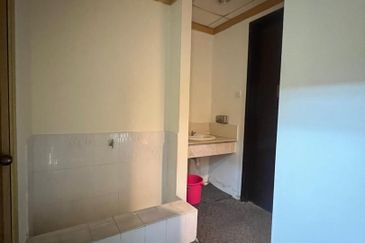 Ampwalk, Jalan Ampang – Well-Maintained Office Unit for Rent