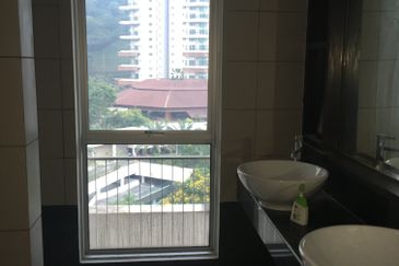 Perdana View Condominium
