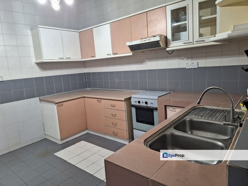 One Ampang Avenue Lower Unit, Selangor, Ampang