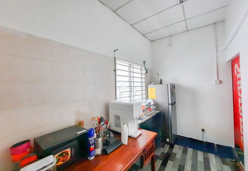 Residensi Bistaria, Ukay Bistari