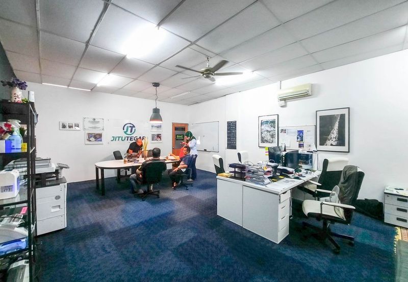 Residensi Bistaria, Ukay Bistari