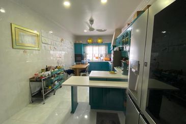 Jalan Kolam Air Lama 