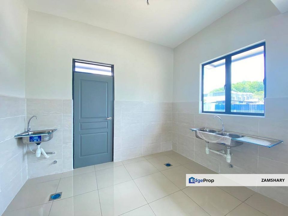 3 Storey Semi-D, Teras Jernang, Sg Merab, Selangor, Bangi