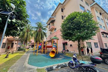 Apartment Teratai, Taman Sutera