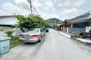 Taman Lembah Keramat AU5