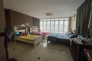 Bandar Tun Hussein Onn