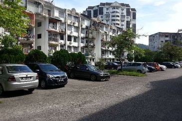 Ayers & Astaria Condominium