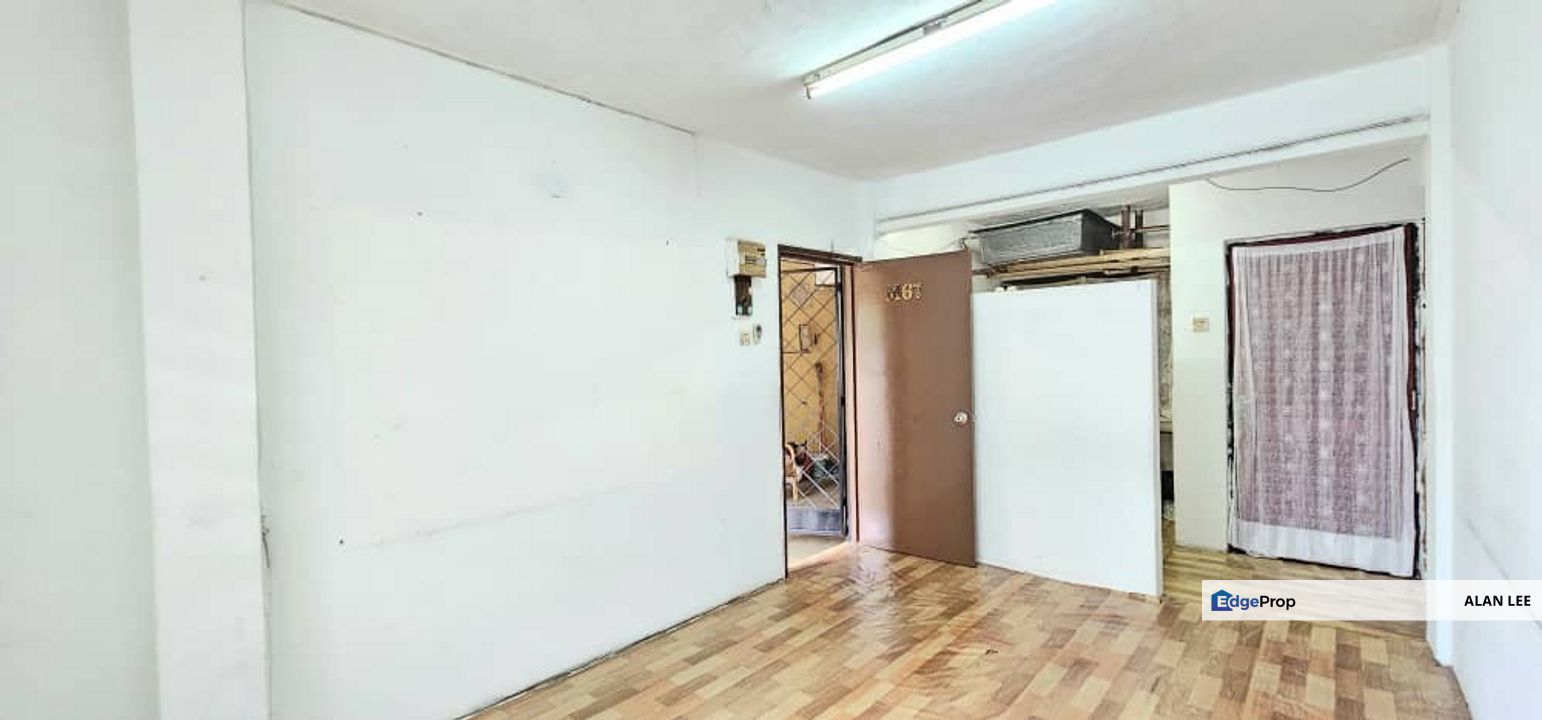 Ampang Dato Ahmad Razali GROUND Floor Flat , Non Bumi Lot , B/Market, Selangor, Ampang