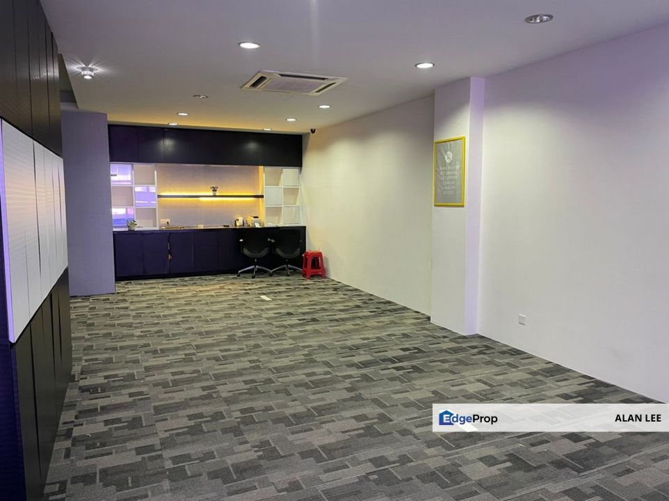 Ampang Putra Level 2 Office , Limited Unit Come With Lift, Selangor, Ampang