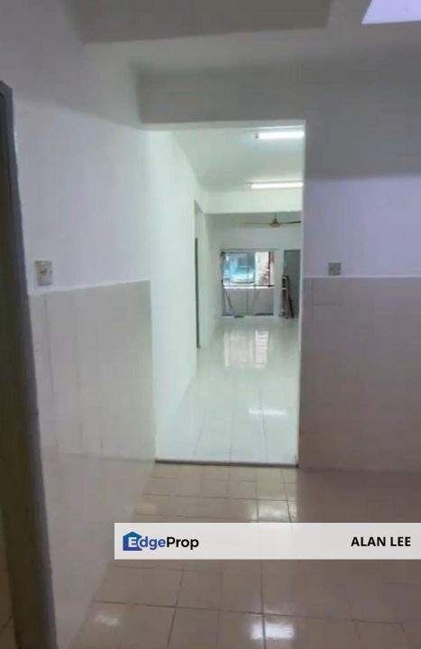 Ampang Taman Saga Ground Floor TownHouse , Non Bumi Lot , Below Market, Selangor, Ampang