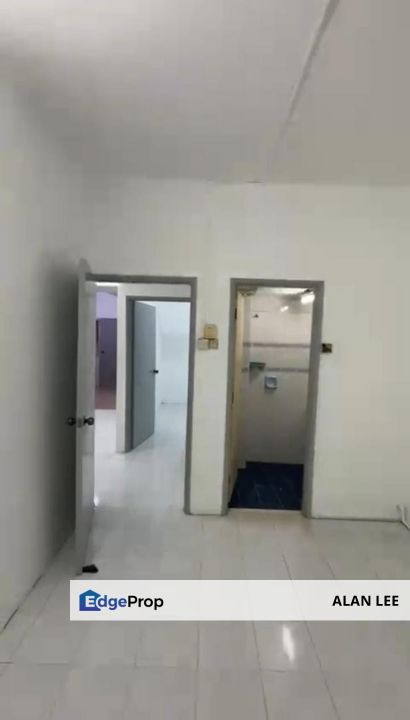 Ampang Taman Saga Ground Floor TownHouse , Non Bumi Lot , Below Market, Selangor, Ampang