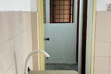 Flat Taman Segar Perdana
