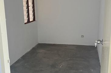 Flat Taman Segar Perdana