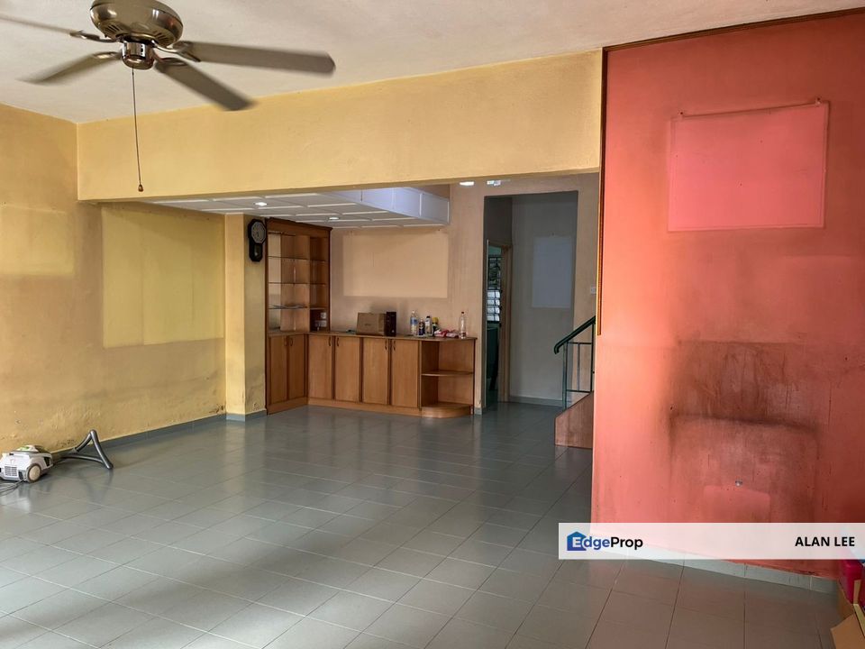 Ampang Taman Sri Watan 2 Storey House , Non Bumi Lot , Below Market, Selangor, Ampang