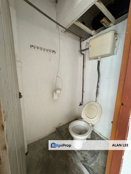 Serdang Jaya 2 storey House , Facing North , Non bumi Lot , 5min to MRT, Selangor, Seri Kembangan