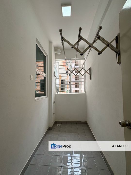 Sungai Long Residence , Partly Furnish , 4Rooms ,2 Car Park , B/Market, Selangor, Kajang