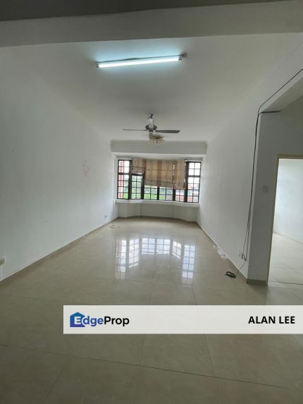 Putra Indah Condo Seri Kembangan , 4Rooms , Partly Furnish , B/Market, Selangor, Seri Kembangan