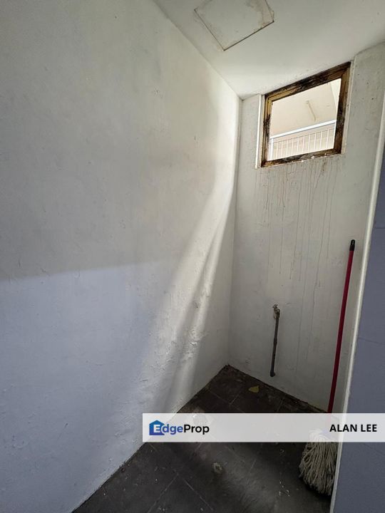 Ampang Putra Level 1 Office , Limited Unit Come With Lift, Selangor, Ampang