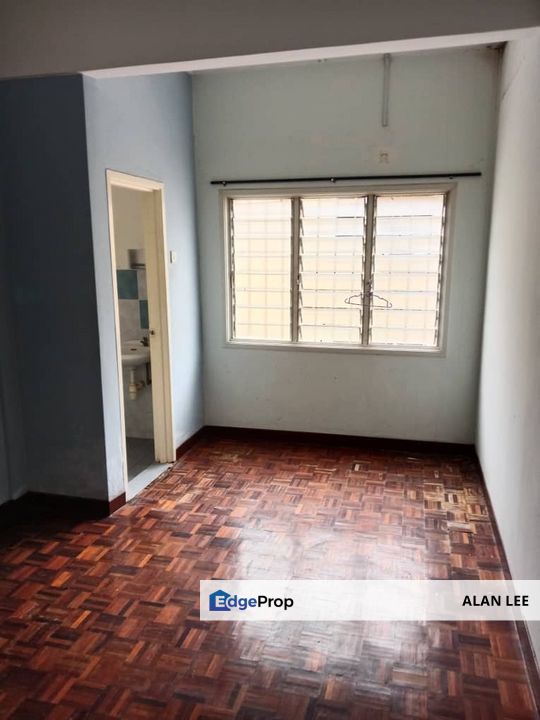 Balakong Bukit Emas Upper Floor Duplex Townhouse , Bare unit , 3Rooms, Selangor, Kajang