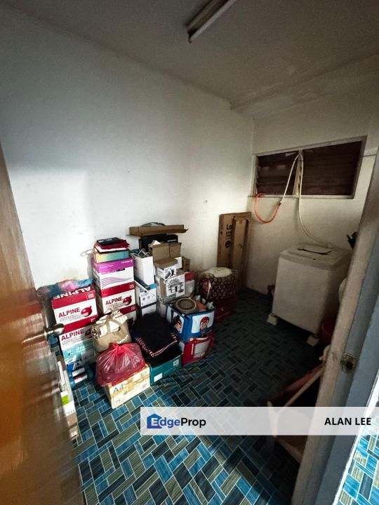 Ampang Cahaya Indah Flat Ground Floor , 3Rooms , Walk to LRT Station, Selangor, Ampang
