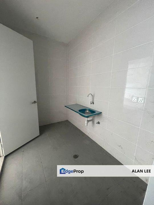Sungai Long Alstonia Residence , Highest Floor , 1945sf , Below Market, Selangor, Bandar Sungai Long