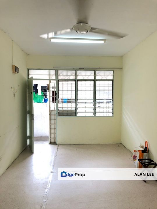 Ampang Desa Lembah Permai Flat , 3Rooms , Strata Title  , Selangor, Ampang