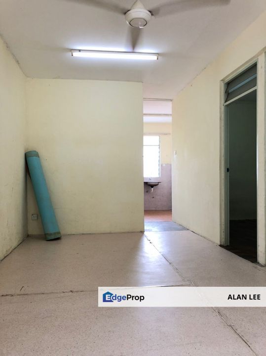 Ampang Desa Lembah Permai Flat , 3Rooms , Strata Title  , Selangor, Ampang