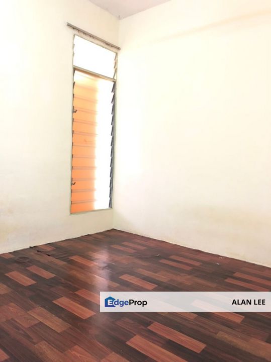 Ampang Desa Lembah Permai Flat , 3Rooms , Strata Title  , Selangor, Ampang