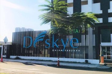 Zeta DeSkye Residence