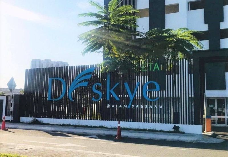 Zeta DeSkye Residence