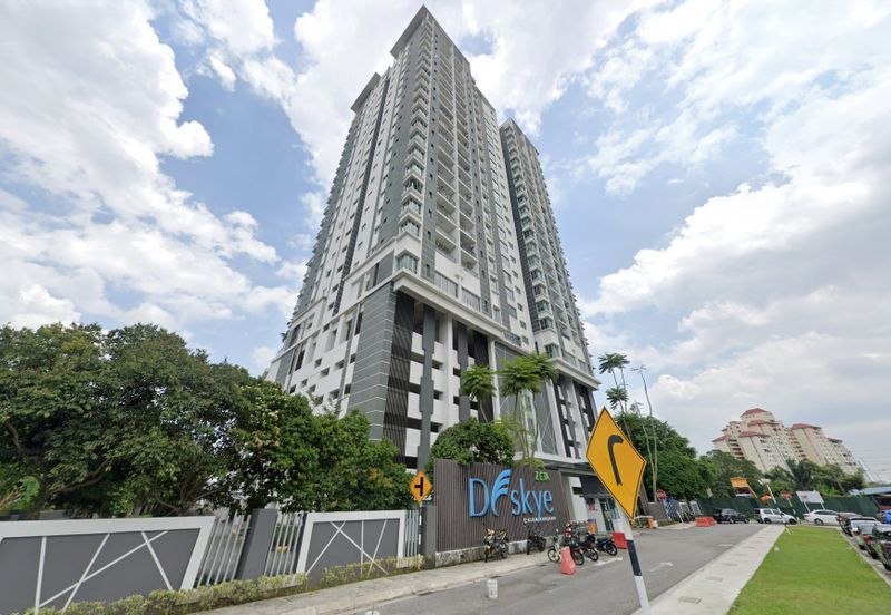 Zeta DeSkye Residence