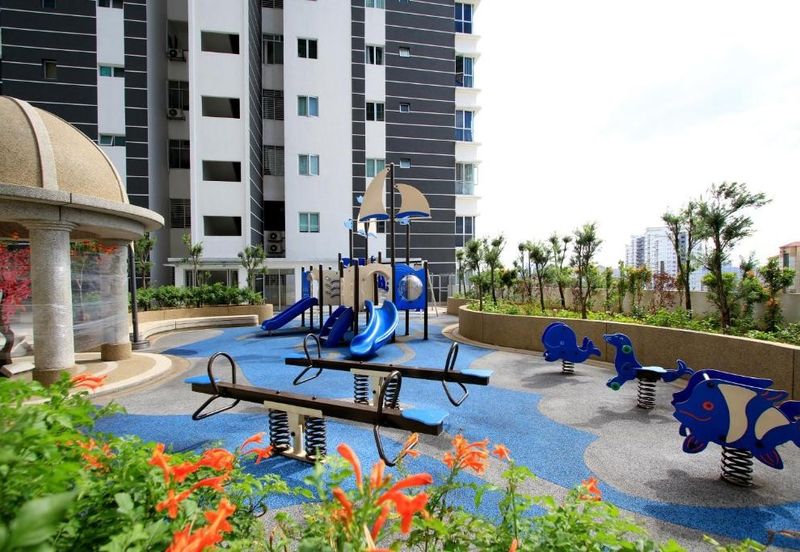 Zeta DeSkye Residence