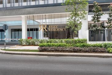Reizz Residence