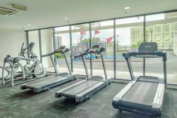 V12 Sovo (Menara Suria)